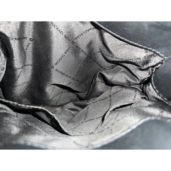 Share MICHAEL KORS ROSE BLACK MEDIUM BACKPACK QUILTED BLACK SILVER B000421 main image 10